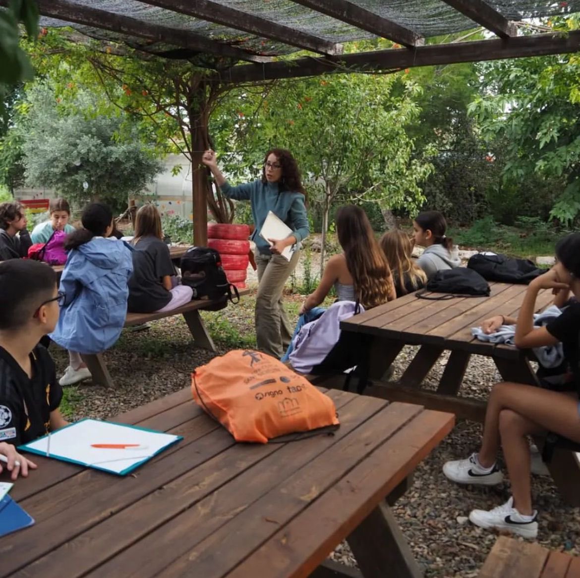 Ajuareza's tweet photo. El nuevo curso escolar de educación ambiental y social en la Escola de Natura Francolí, ha empezado con fuerza.
Aquí van algunas imágenes. https://t.co/S6x5D9eLXY