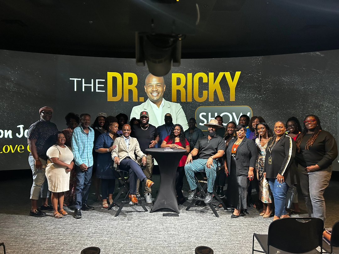 Leadershipblend's tweet image. It's official!! I just filmed the first few episodes of my new show "The Dr. Ricky Show"! With a live studio audience!! Stay tuned for air dates!! #Mondaymotivaion #atlanta #tvshow #LiveStream