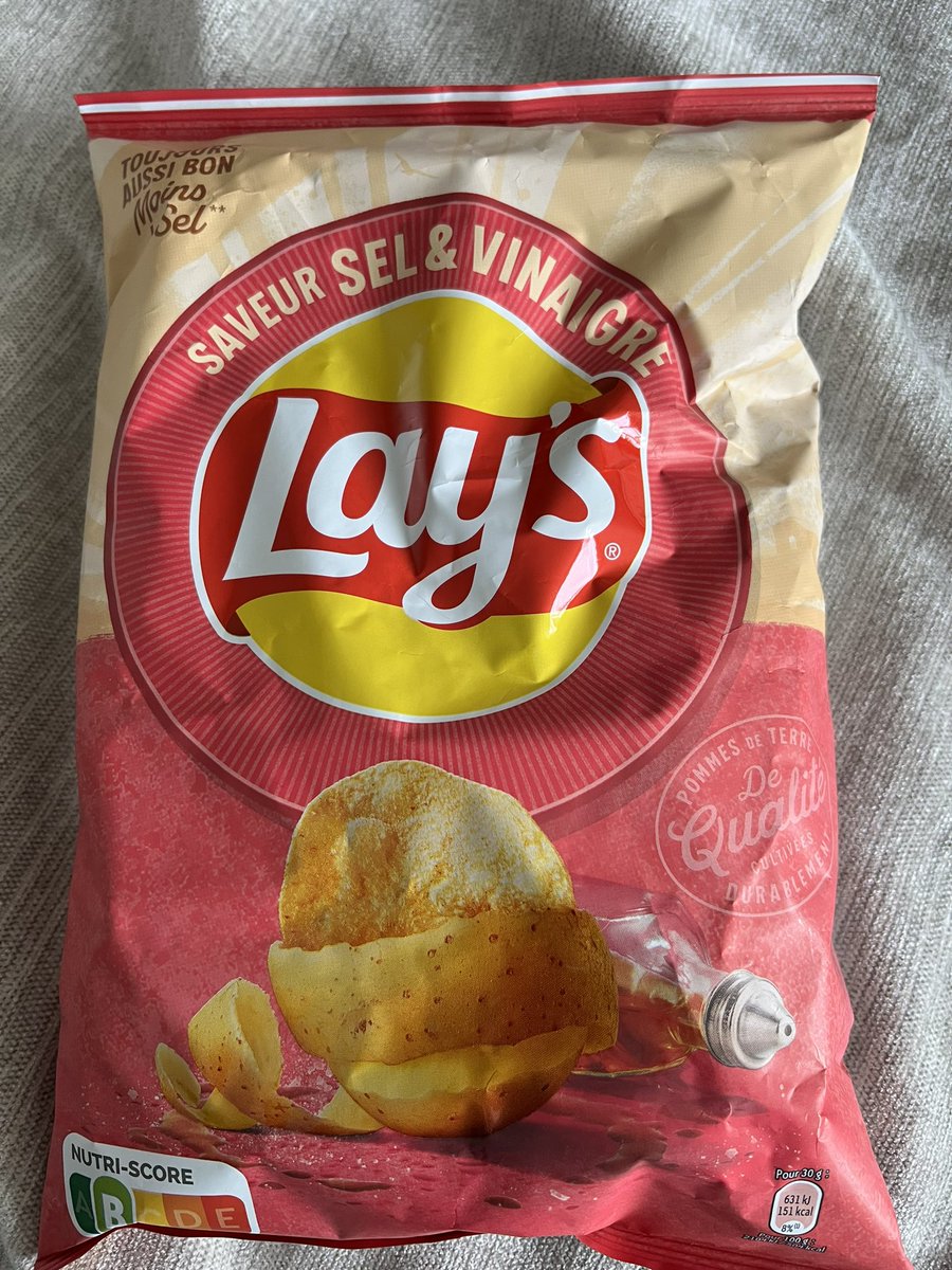 dicko2702's tweet photo. @MartinSLewis Just on a different subject to finish your day on found these salt and vinegar in France today. What is wrong with people. It’s green for S&amp;V maybe at a touch blue but never pink!!!! https://t.co/GUbzK7KvfE