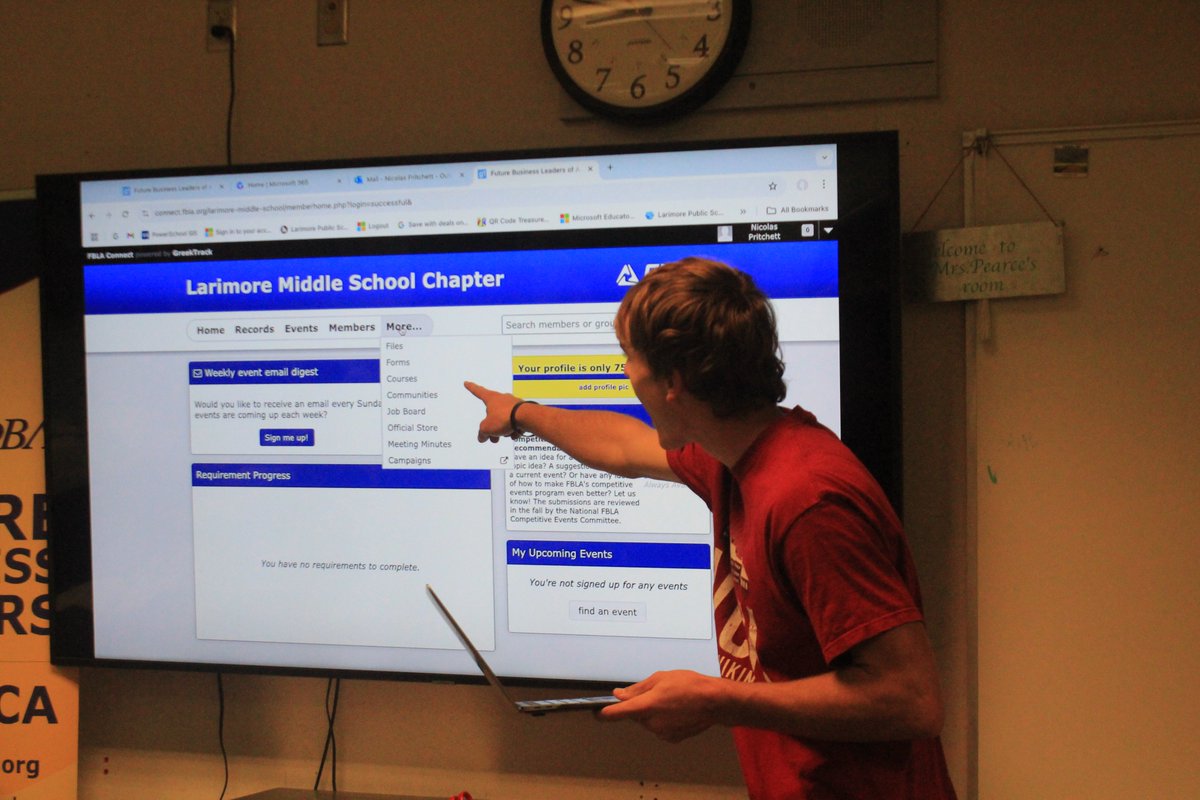 FBLA_Larimore's tweet image. LEAD Level Begins! Larimore FBLA Middle Level started working on one of our state requirements today!

#Fbla #NDFbla #Middlelevel #FBLAPBL