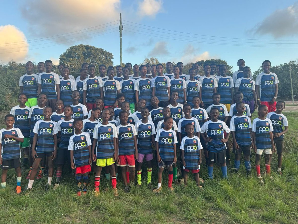 KitAid's tweet image. Wonderful to see the @HarpendenColts shirts collected in June now bringing smiles to players from @Fafaliorg in #Accra #Ghana
Many thanks to Ed Venner and the team at Colts for their long term support
@HertfordshireFA @HertsSheriff