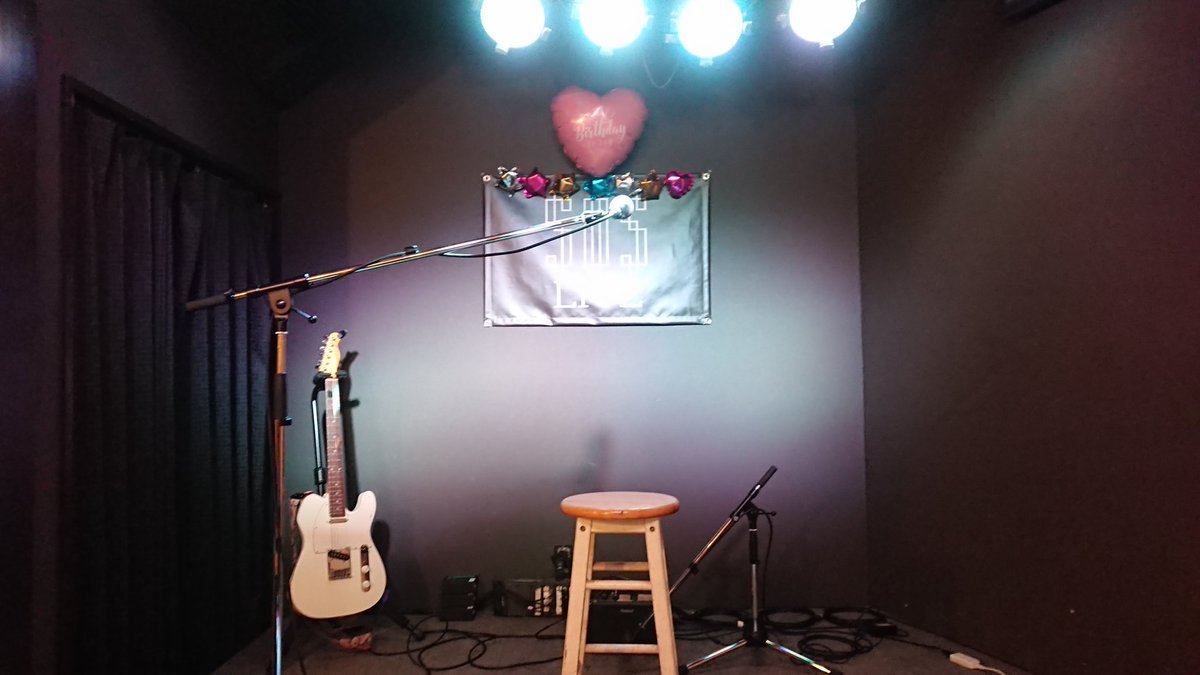 megla_sh61's tweet image. 久々の黒崎
路上のとき以来かな…
今日も『幸』でした！！
#黒崎SEC
#SOSlive
@WORLDLAUGH_fuk 
@JeGlanz 
@s_g_r_12