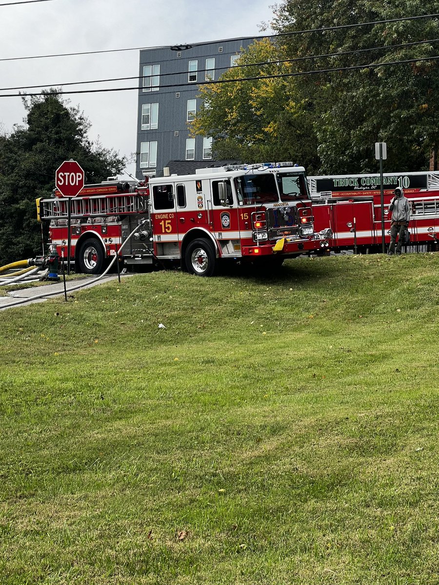 DcfdEngine15's tweet photo. 100-Blk of Yuma Street S.E. #DCFD #Engine15 #Anacostia https://t.co/AMhKZQ2UEP