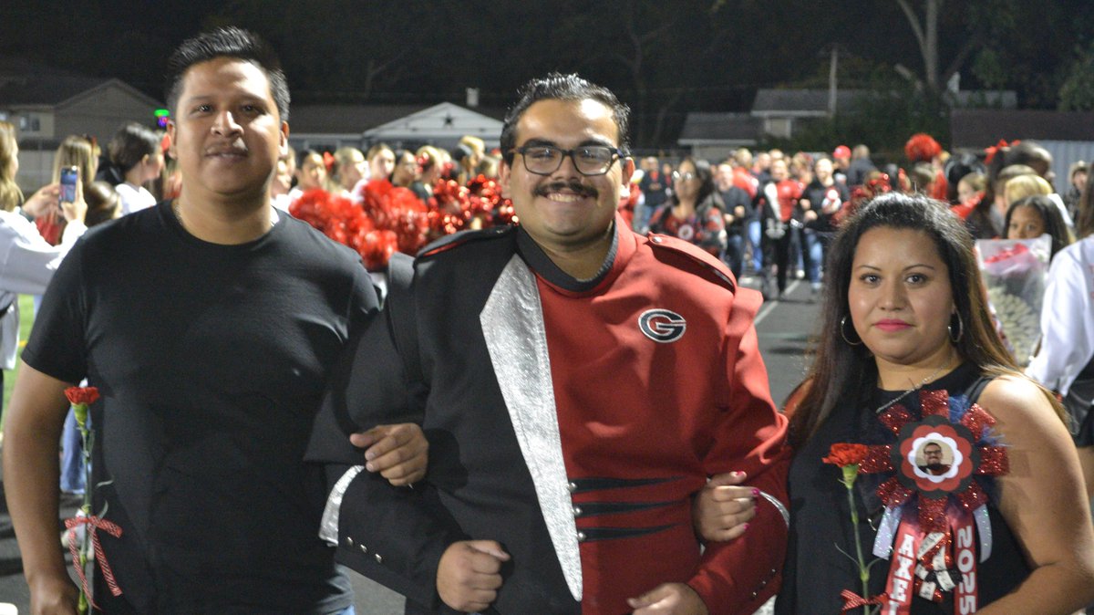 MichaelStranski's tweet photo. Glenbard East Boys Varsity Fooyball vs West Chicago and Band Cheer and Dance Color Guard 10-11-2024
@GEHS_Athletics
@GE_Rams
@gehs_cheer
@gehsdance
@RamFBHC https://t.co/g8fwfqVxAL