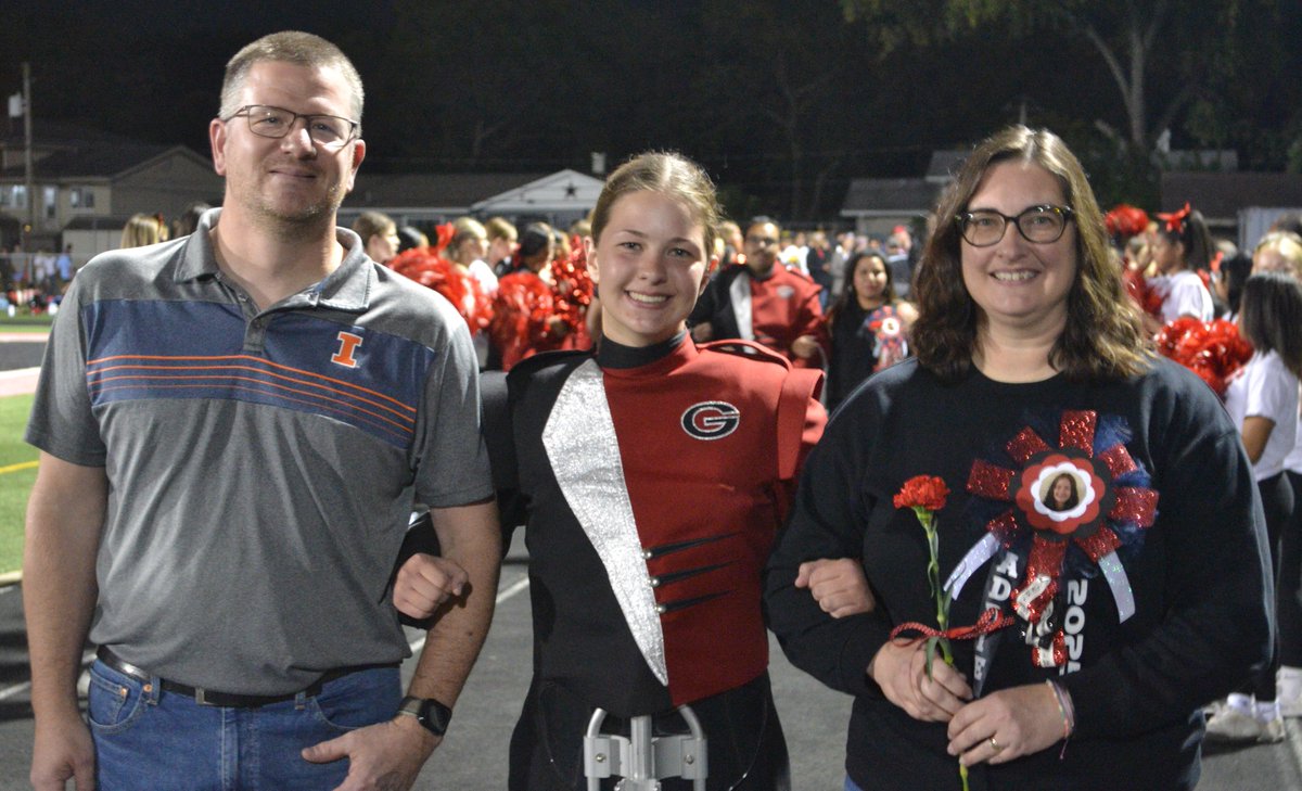 MichaelStranski's tweet photo. Glenbard East Boys Varsity Fooyball vs West Chicago and Band Cheer and Dance Color Guard 10-11-2024
@GEHS_Athletics
@GE_Rams
@gehs_cheer
@gehsdance
@RamFBHC https://t.co/g8fwfqVxAL