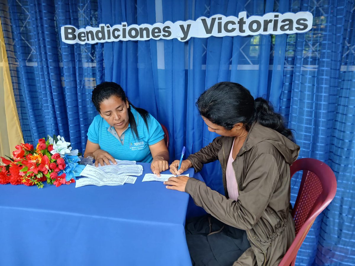 #MatriculaEscolar2025
Desde tempranas horas, padres y madres de familia acuden a centros escolares a Matricular a sus hijos e hijas para el Ciclo Escolar 2025.