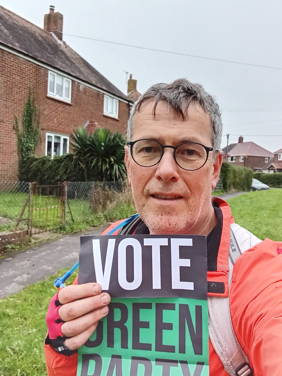 More helpers over the weekend campaigning for Alex Ellis, the Green Party candidate for Bitshops Waltham on 31 Oct

#VoteAlexEllis