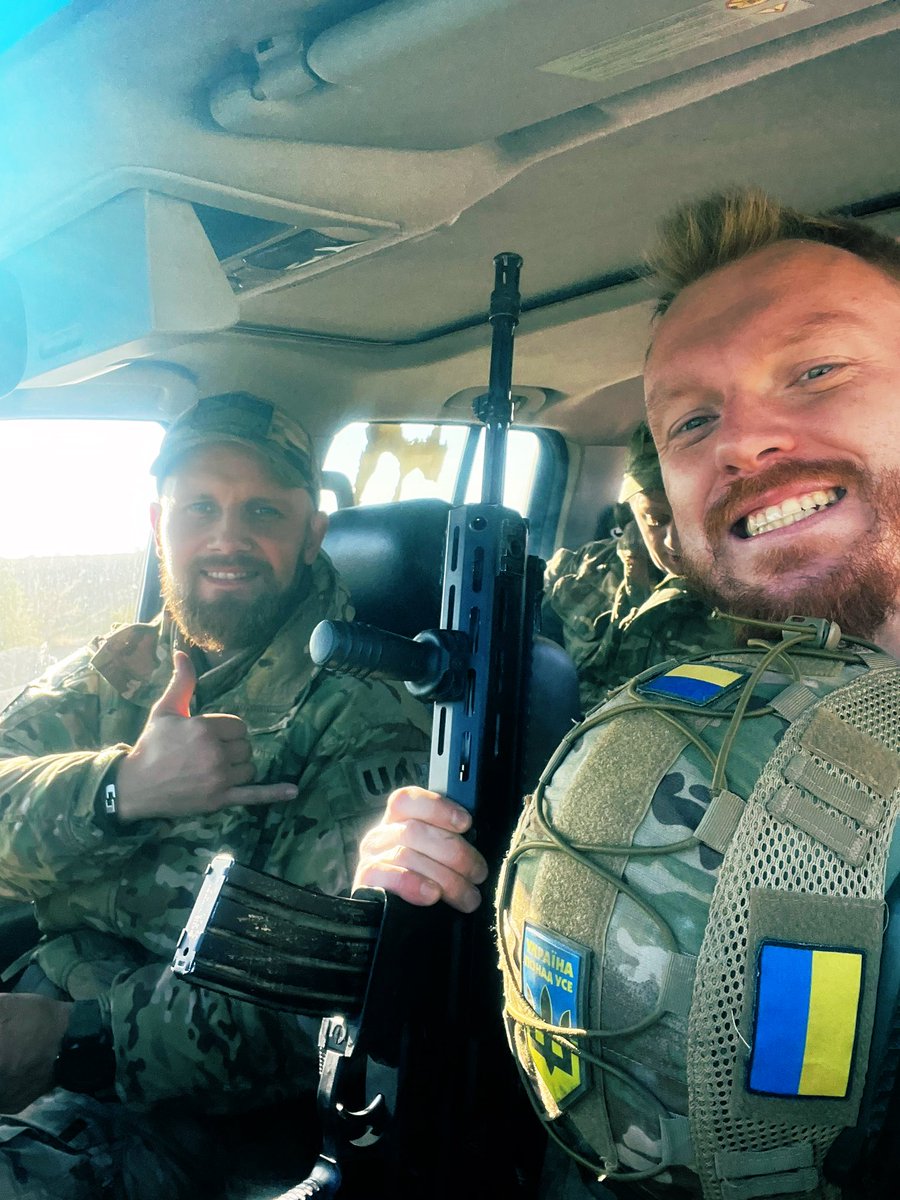 Погнали таксувати.