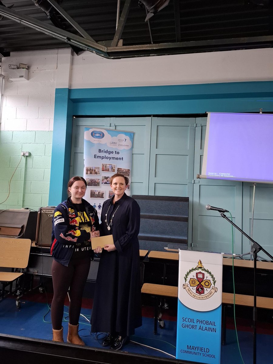 1st Year MTU Biomedical Engineering student Caitlinn Brolly receiving her Bridge to Employment Scholarship at her fromer Seconday School Mayfield Community School today.

#mtuaccess #bridgetoemployment #mtu #mtuscienceforlife