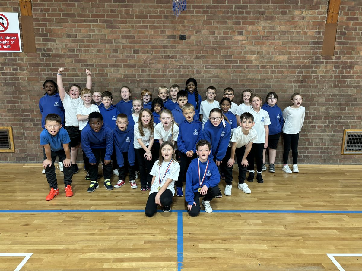 MissWalkerSJA's tweet photo. Thank you @Pivotalskill101 for the basketball festival today 🏀 

@ScarthoJ https://t.co/6C7OrY67XF