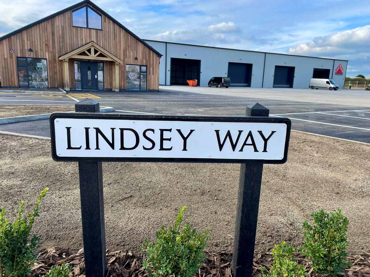 stirlindev's tweet photo. The finishing touches are being made on the new Office &amp; Warehouse for Lincframe! ✨

We're nearing completion on this exciting project - we can’t wait to see their team thrive in the new workspace! Stay tuned to see the finished photos...

Find out more: https://t.co/mklFBPSU7A https://t.co/HqeTBZZ0K6