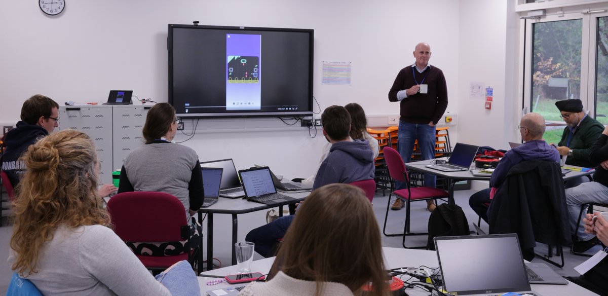 scienceoxford's tweet image. #PythonInEducation Day today facilitated discussions, learning & sharing ideas & tools for using #Python in the classroom & clubs. Thanks to all speakers for sharing their insight & experience!  @stfc_matters @MrLovellComp. Thanks to support from @UKPython & @microbit_edu