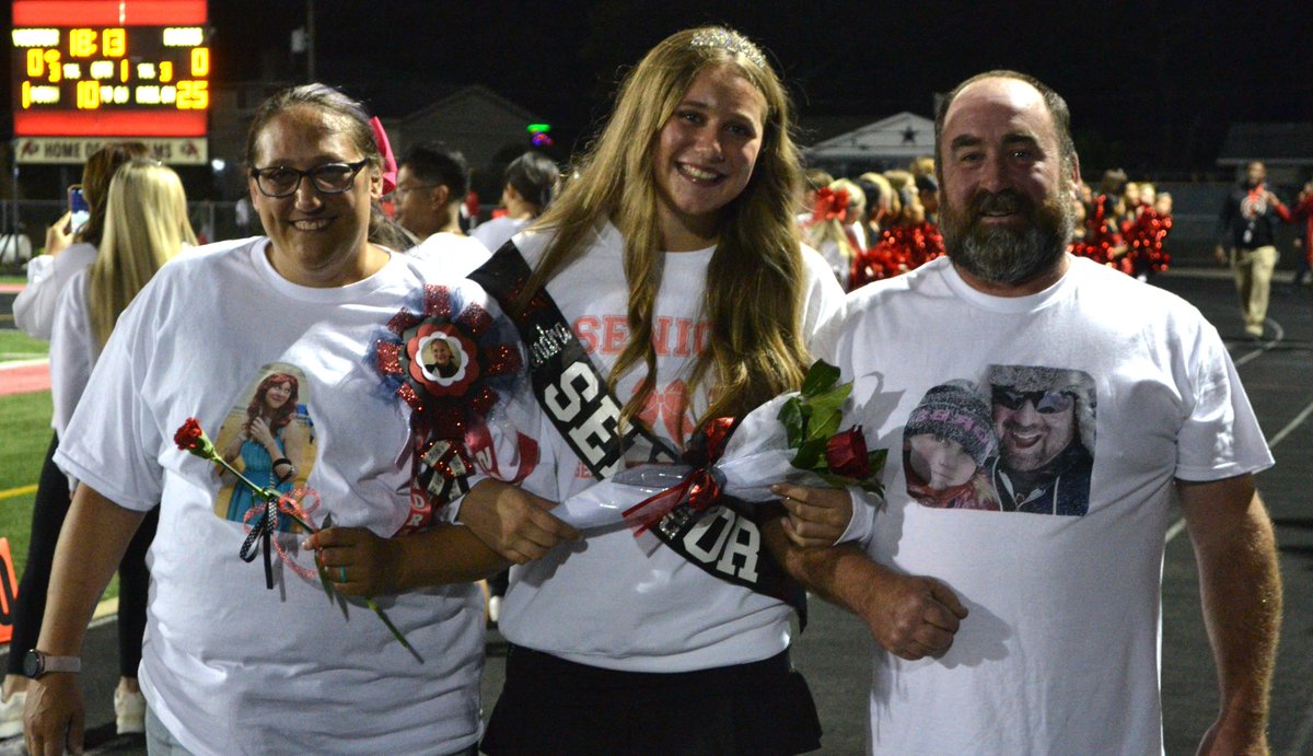 MichaelStranski's tweet photo. Glenbard East Boys Varsity Fooyball vs West Chicago and Band Cheer and Dance Color Guard 10-11-2024
@GEHS_Athletics
@GE_Rams
@gehs_cheer
@gehsdance
@RamFBHC https://t.co/6kfKVgcJTN