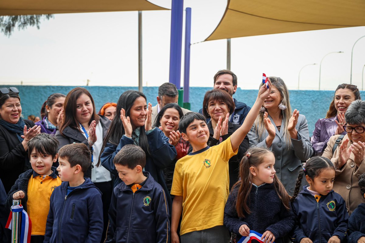 Muni_Maipu's tweet photo. Obras de mejoramiento Escuela Las Américas ⚒️🏫 Inauguramos las obras de mejoramiento en el establecimiento🤞Esta iniciativa permitirá a las y los estudiantes contar con un espacio 100% renovado para su recreación 🚸 #JuntosAvanzamos https://t.co/i23K54uQOn
