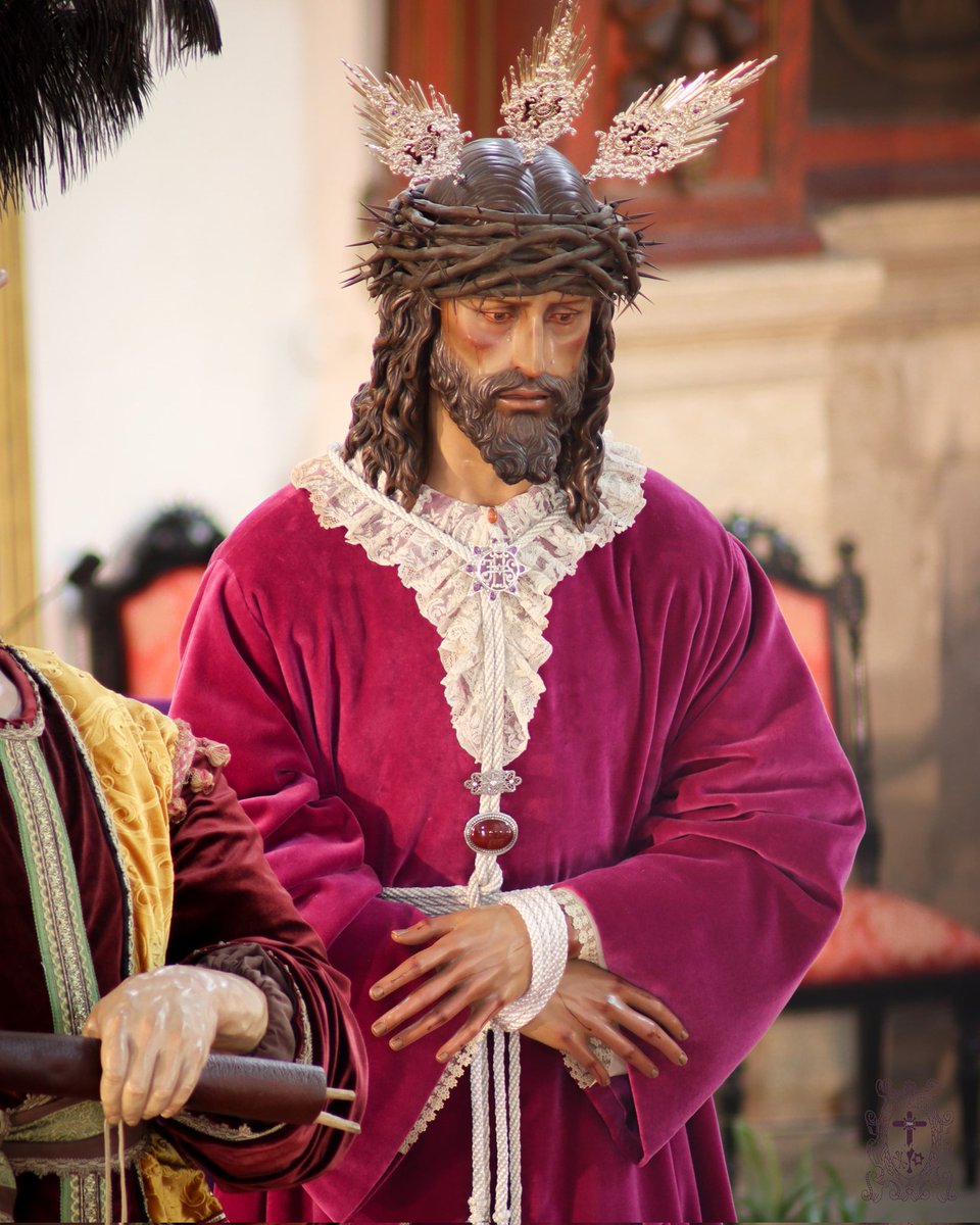 Se dicta la Sentencia...
Es lunes de #saludyestrella 💜✨
.
. Señor de la Salud Semana Santa 2024
. Foto: Carlos Hermoso