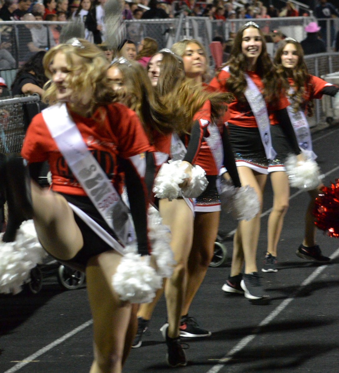 MichaelStranski's tweet photo. Glenbard East Boys Varsity Fooyball vs West Chicago and Band Cheer and Dance Color Guard 10-11-2024
@GEHS_Athletics
@GE_Rams
@gehs_cheer
@gehsdance
@RamFBHC https://t.co/8o4mPYpIJE