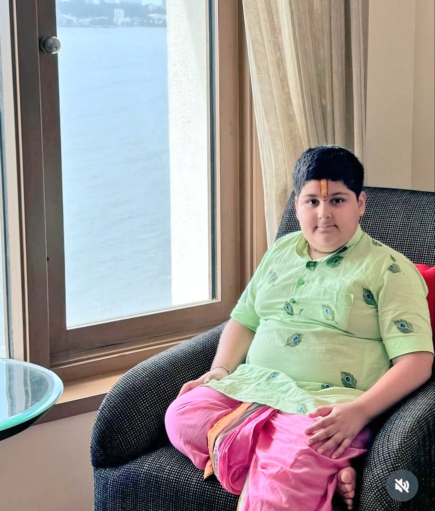 UpdateGallery7's tweet image. इनके लिए दो शब्द कहें!