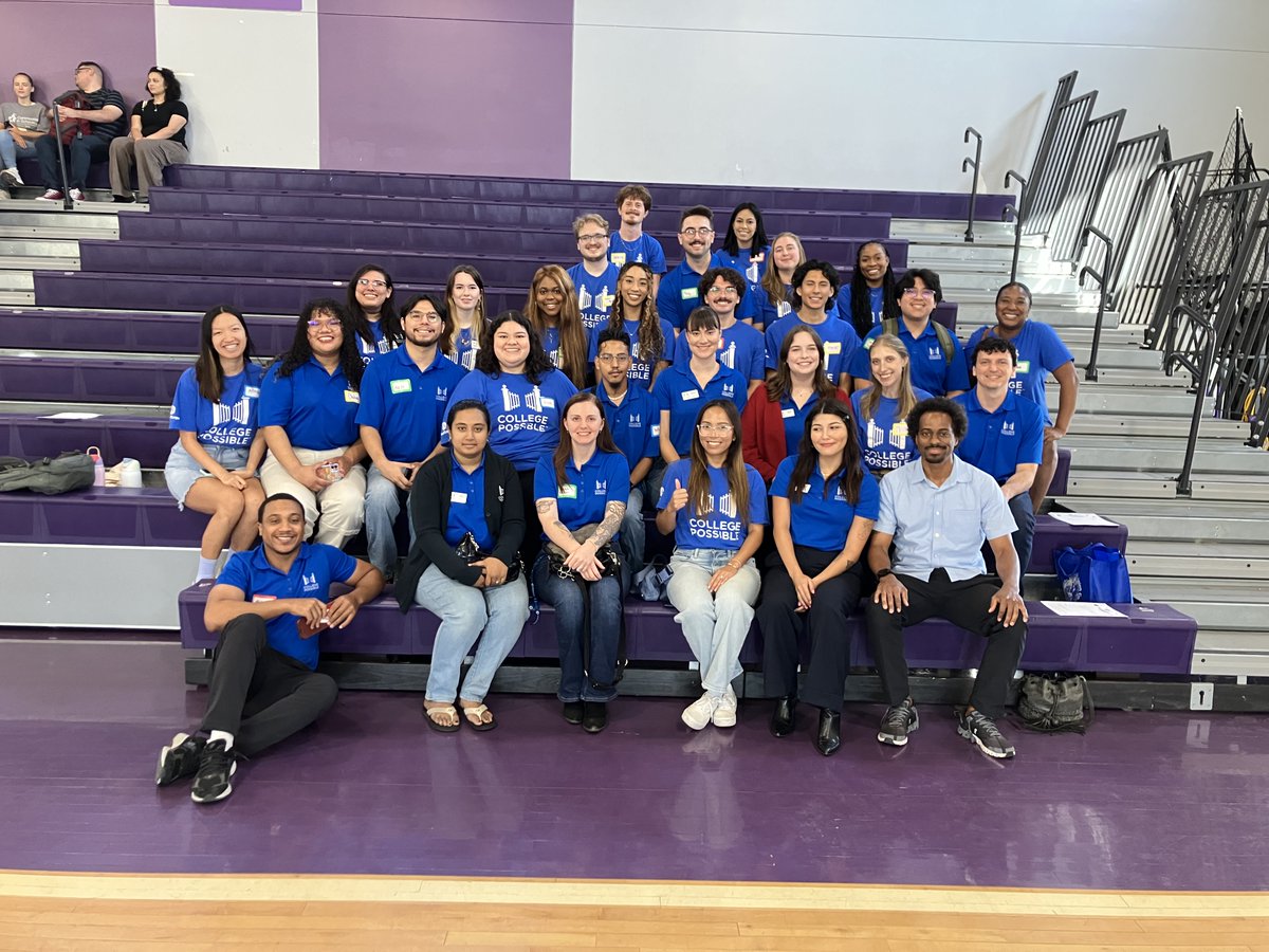 CollPossibleTX's tweet image. We’ve just sworn in our 21st class of AmeriCorps members for a year of service with College Possible! They’ve committed to taking action, building stronger communities, and making our country safer, smarter, and healthier. Let’s get things done! #AmeriCorps #CollegePossible