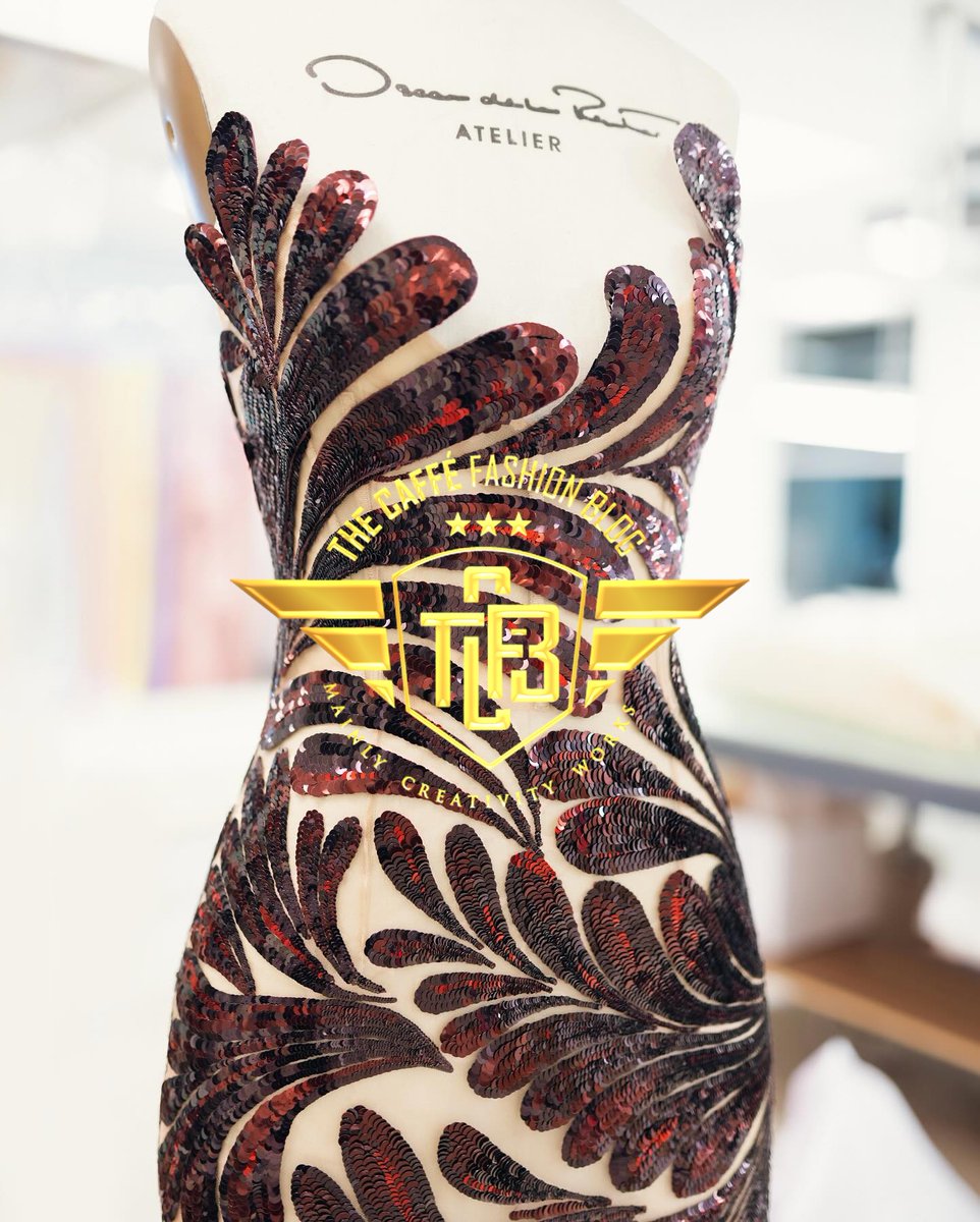 thecaffeblog's tweet photo. Oscar De La Renta Gown And Designs
The Caffè Fashion Blog Presents Oscar De La Renta Gown And Designs To Make Perfecting Tweaks Before Fittings With Materials Such As Woven Leather, Hibiscus Appliques And Ferm Embroidery. - Curtesy The Caffè Fashion Blog.
Oscar De La Renta Gown. https://t.co/UHJRwWWevV