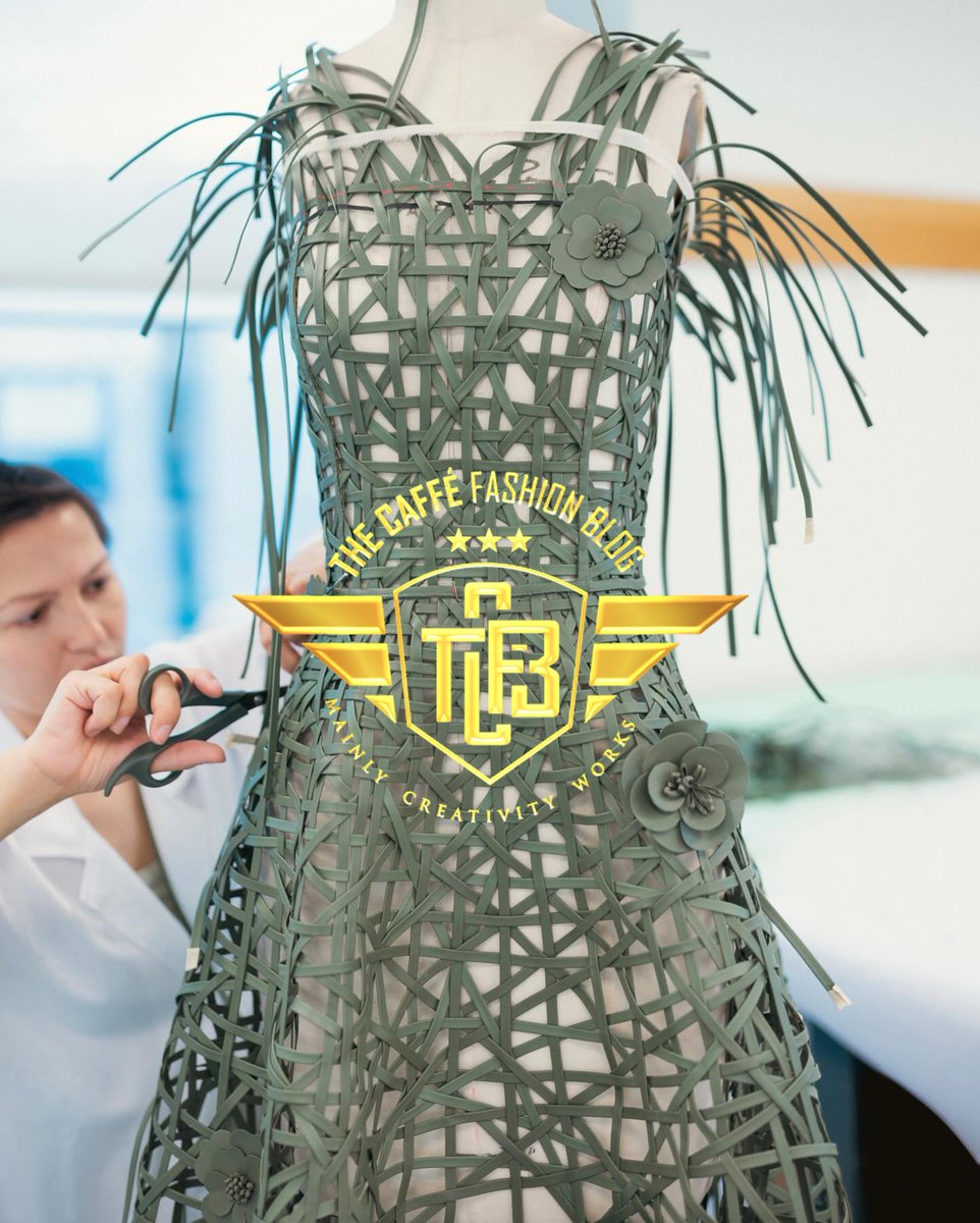 thecaffeblog's tweet photo. Oscar De La Renta Gown And Designs
The Caffè Fashion Blog Presents Oscar De La Renta Gown And Designs To Make Perfecting Tweaks Before Fittings With Materials Such As Woven Leather, Hibiscus Appliques And Ferm Embroidery. - Curtesy The Caffè Fashion Blog.
Oscar De La Renta Gown. https://t.co/UHJRwWWevV