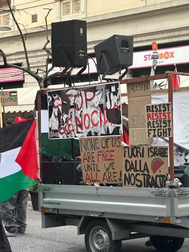 Happening now in Udine, Italy 🇮🇹

Pro-Palestine protest against <a href="/FIFAcom/">FIFA</a> refusal to suspend Israel, ahead of tonight’s Nationd League game between Italy and Israel.