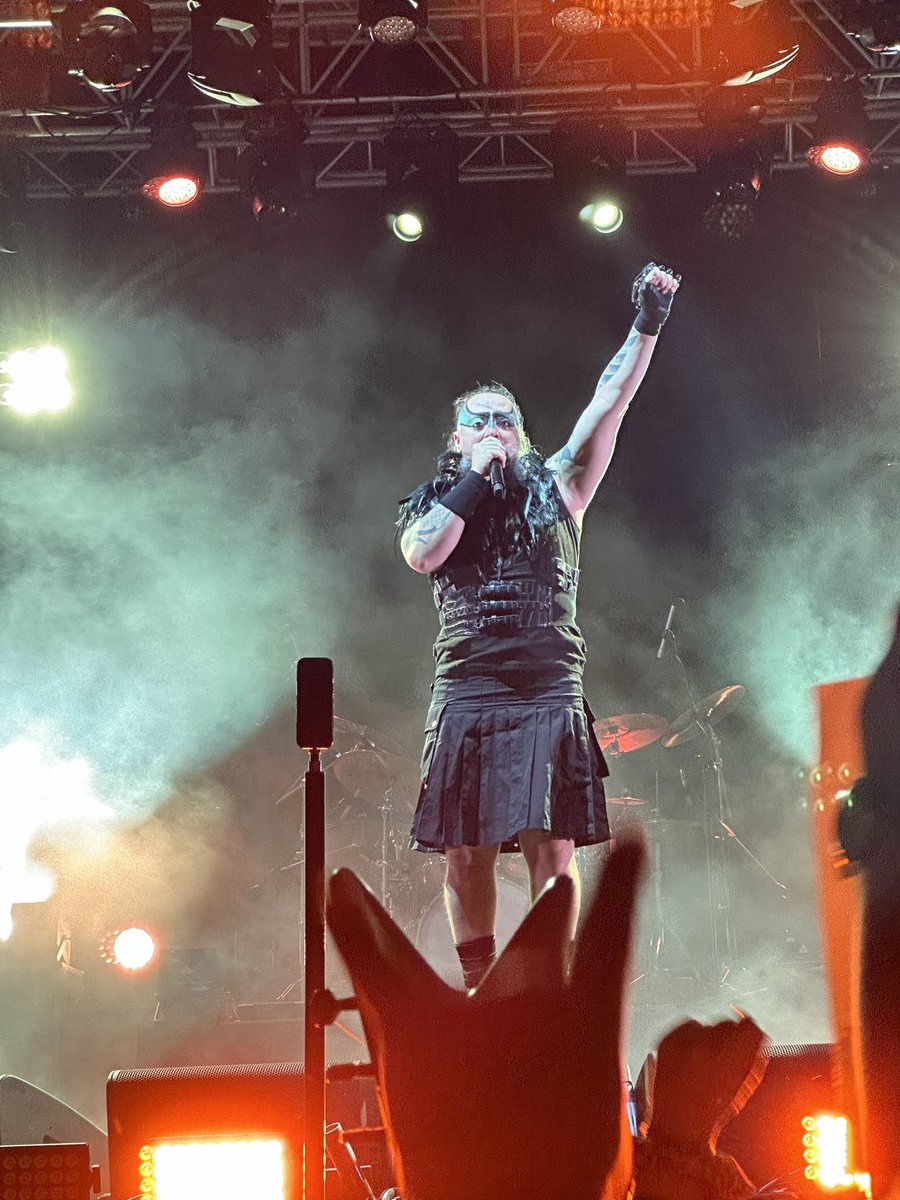 MerveeDNZ09's tweet photo. Ruhumuza konserin iyi gelirmiş 🖤
Harika bir geceydi, dediğin gibi ;

Siz daha iyisini yapana kadar gördüğümüz en iyi konser olacak. 
@HAYKOCPQN https://t.co/sjaP3jvU2R