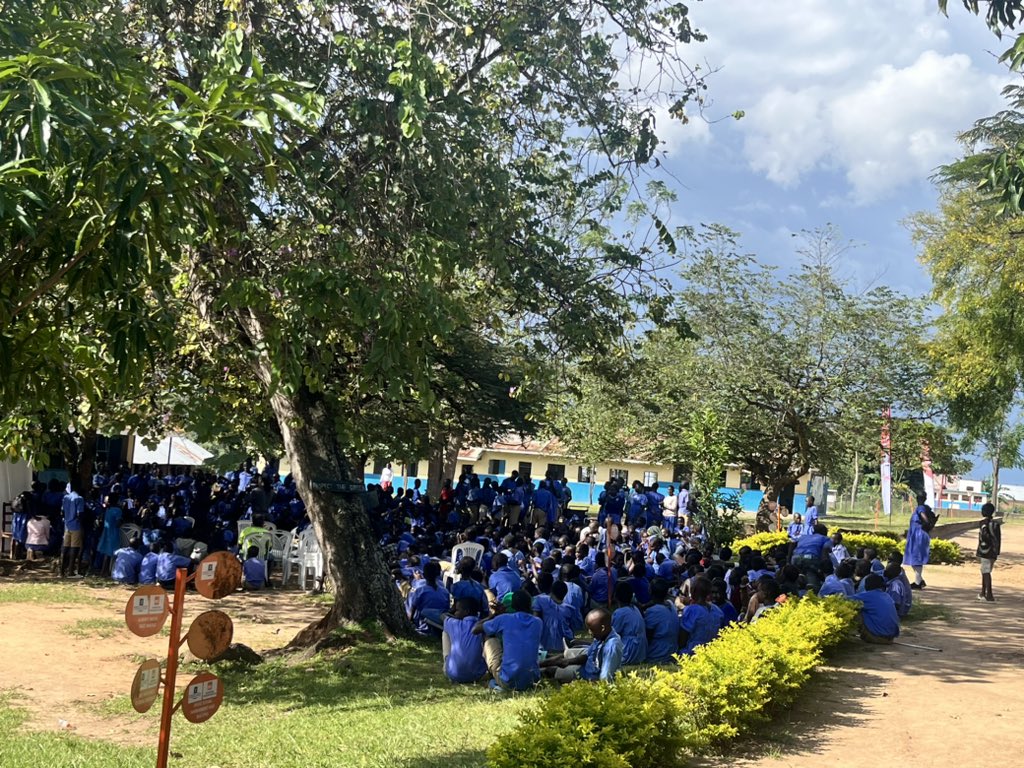 Ahead of the World Sight day Celebrations, we conducted eye screening at Arua Demonstration School. I commend the administrators and staff for the great work done in supporting children with special needs. @cbmIEH Uganda <a href="/EyeMengo/">MENGO EYE HOSPITAL</a> <a href="/OSUsocietyofug/">Ophthalmology Society of Uganda</a> Theme: Children, love your eyes🤗