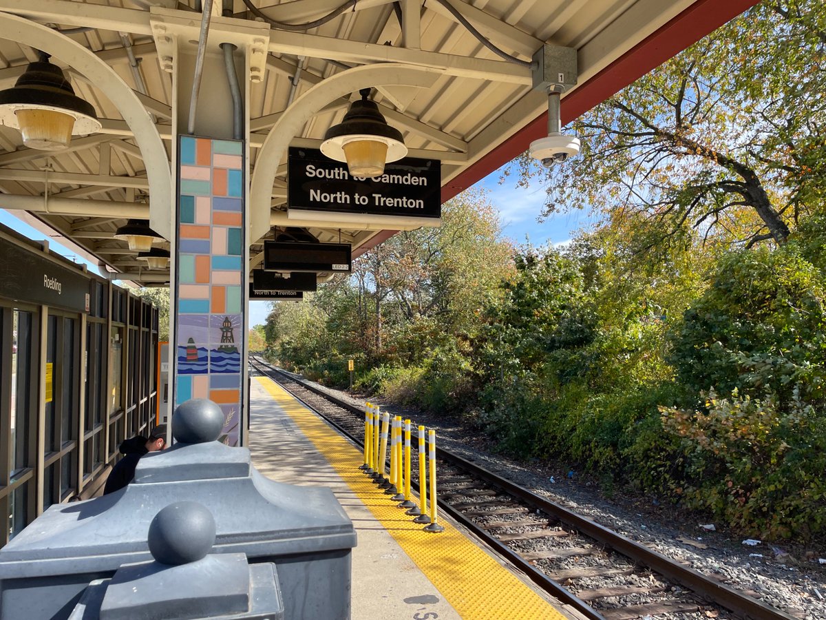 ChrisKeatingNJ's tweet photo. Operator of the River Line died when a tree hit the lead car.
NJ Transit confirms several passengers suffered minor injuries.
Light rail was headed from Trenton to the Roebling station.
The River Line runs between Camden and Trenton.
@news12nj @njtransit #riverline https://t.co/nNj27tqV4q
