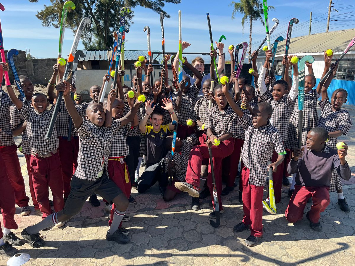 Delighted to see that Hillhead Juniors Hockey has made it to Kenya! One of our u18’s coach took out 40 hockey sticks, balls and juniors gear to teach Kenyan youngsters hockey skills! <a href="/ScottishHockey/">Scottish Hockey</a> <a href="/BishopbriggsAC/">Bishopbriggs Academy</a> #proud.