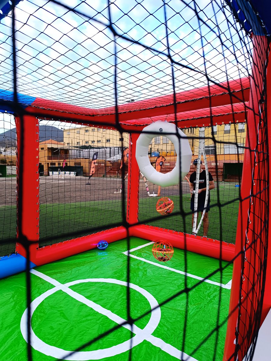 Arras_Pilot's tweet photo. Jornada de #diversion con el #Quiddiss #Soccer #drone en CD #Aligadron #Tenerife.
¿#disfrutalo tu también 😉? Reservalo ya 😉 https://t.co/Lqnmm5QSV4