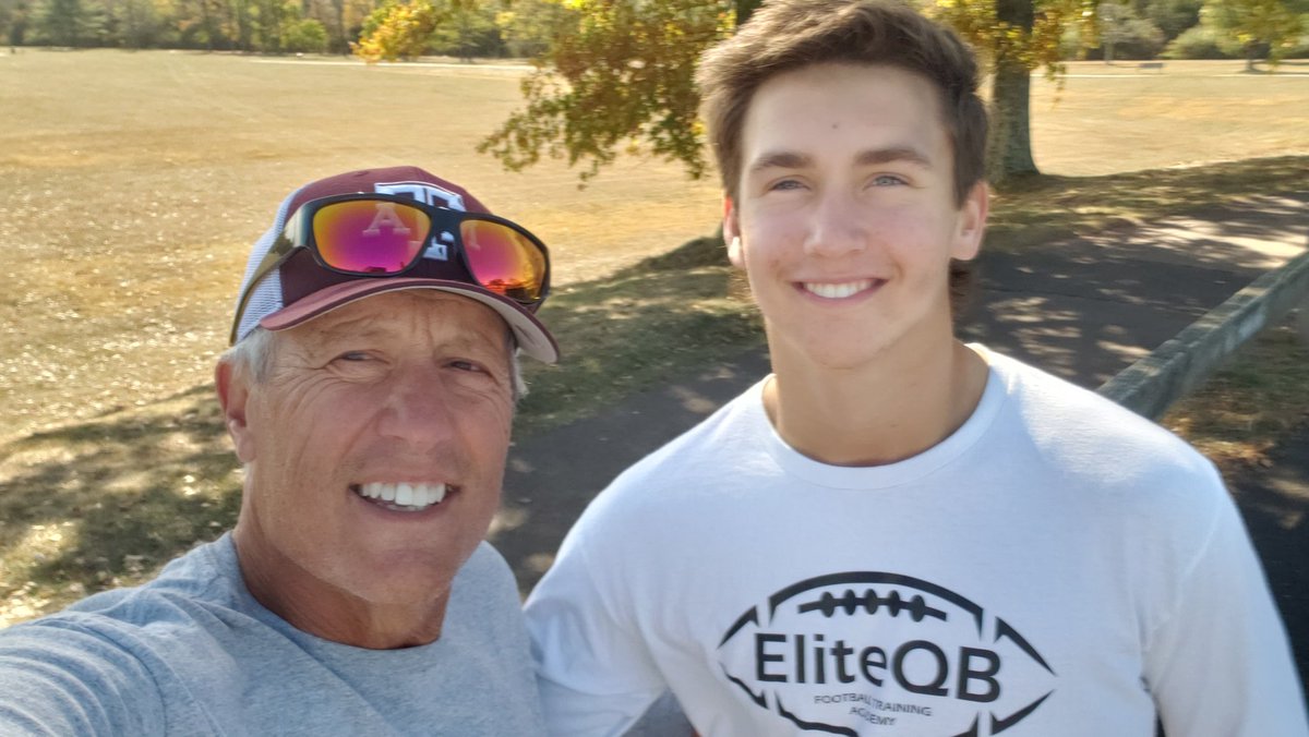 EliteQB (@eqbcoach) on Twitter photo Love seeing them when they come home for break! Former Pingry standout and now IMG QB Mike Hollomon is all of 6'5, 220 lbs and throws lasers even in 30 mph winds. <a href="/HollomonMike/">Mike Hollomon</a> <a href="/Big_Blue_FB/">Pingry Big Blue Football</a> <a href="/IMGAFootball/">IMG Academy Football</a> Love seeing them when they come home for break! Former Pingry standout and now IMG QB Mike Hollomon is all of 6'5, 220 lbs and throws lasers even in 30 mph winds. <a href="/HollomonMike/">Mike Hollomon</a> <a href="/Big_Blue_FB/">Pingry Big Blue Football</a> <a href="/IMGAFootball/">IMG Academy Football</a>