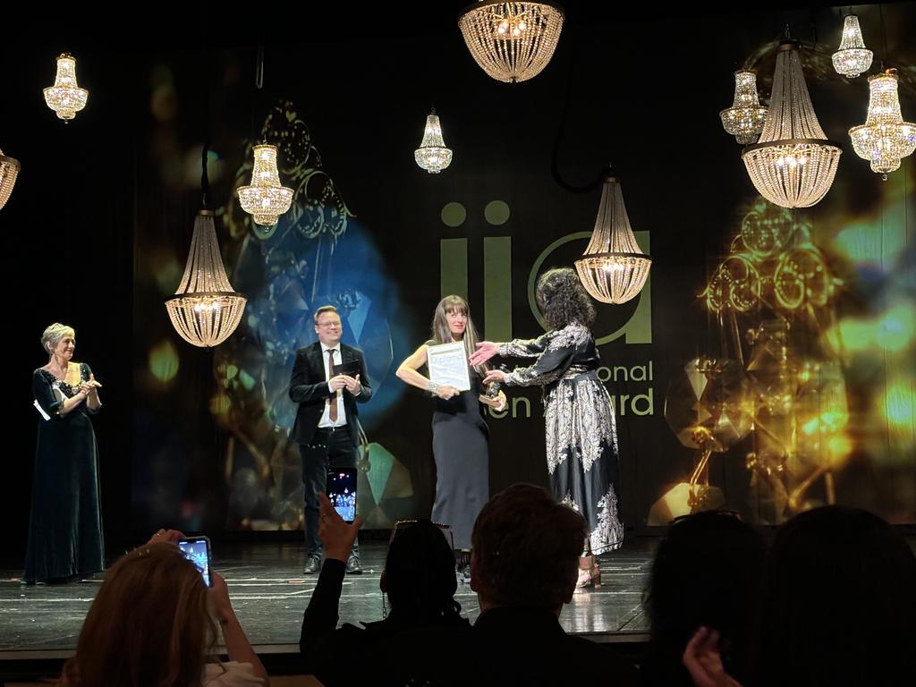 Lols Arias recieves The International Ibsen Award #IbsenAward24 #ibsenaward @lola_arias_works @nationaltheatret <a href="/ibsenaward/">Ibsen Award</a> #NationalTeatret