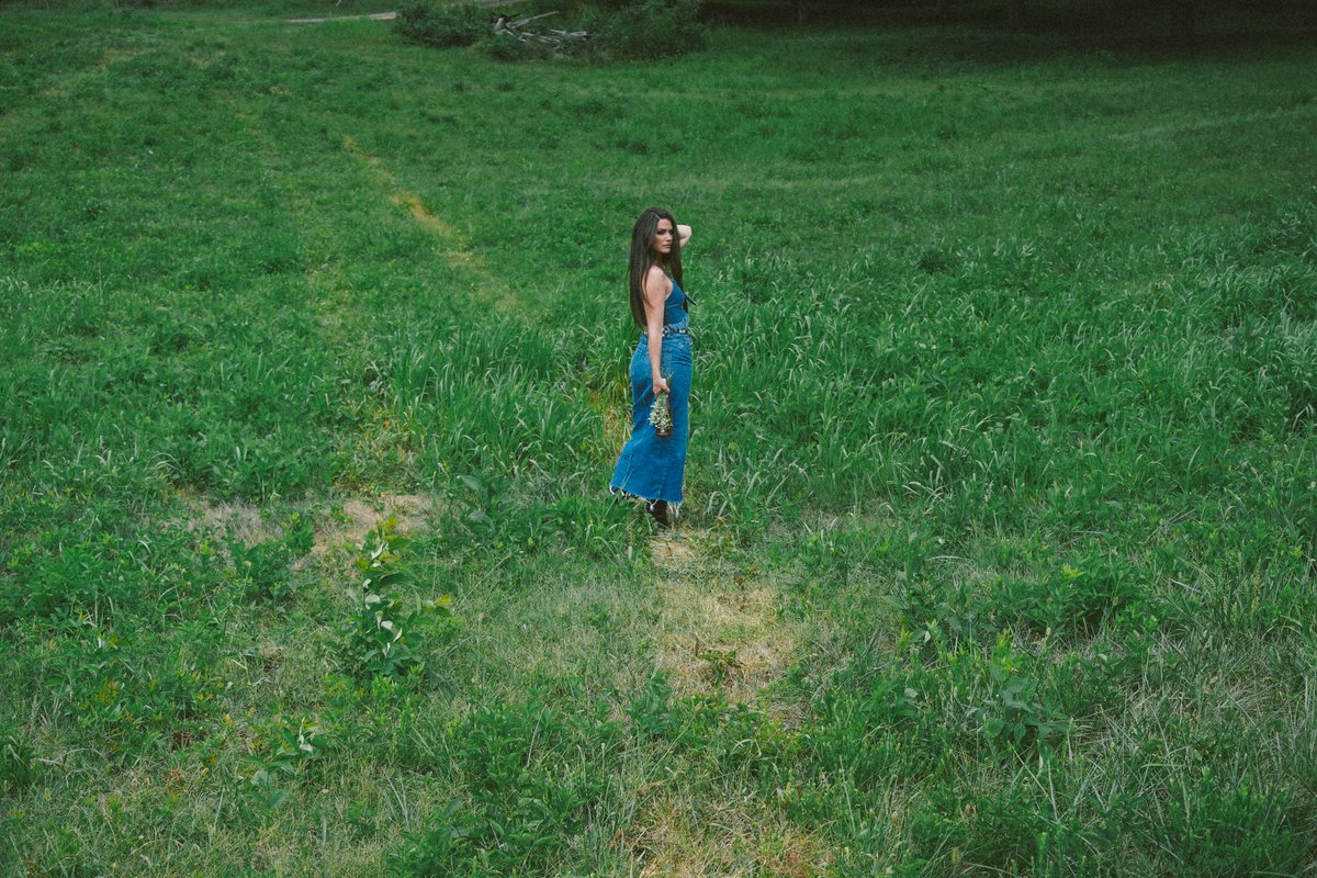 hannahgreyellis's tweet photo. A dreamy day for a photoshoot ✨ https://t.co/GIoxVF34P2