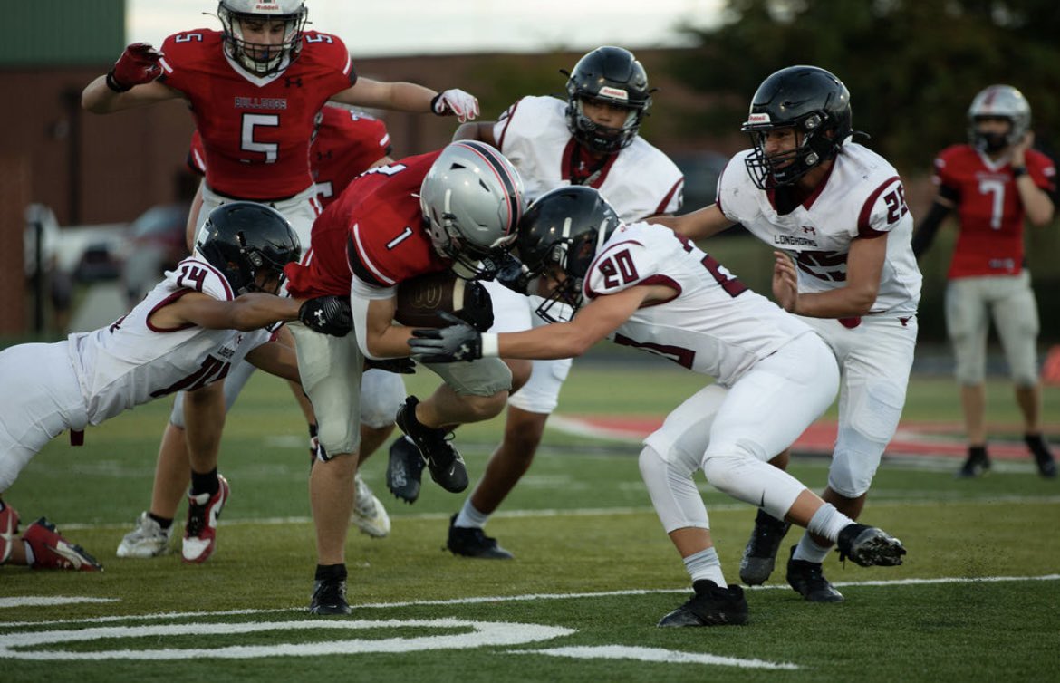 Sam_BARUCH1's tweet photo. Some tackles from game against Forsyth central. Got the win 34-0. Defense had some good stops. @LambertFtBall @mtbeach29 @heard_coach @RecruitGeorgia @youareathlete @rapangrazio9 https://t.co/N4BAql2oA4