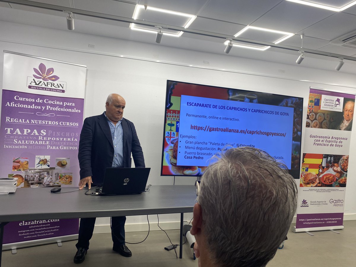 Estamos con nuestros amigos y socios de <a href="/EscuelaAzafran/">Escuela Azafrán</a>  en la presentación CAPRICHOS Y CAPRICHICOS GOYESCOS
Nos ha encantado encontrarnos con amigos @jlyzuel <a href="/ELBATAN2011/">HOSPEDERIA EL BATAN</a> . En el maravilloso <a href="/mercacentralzgz/">Mercado Central Zgz</a>