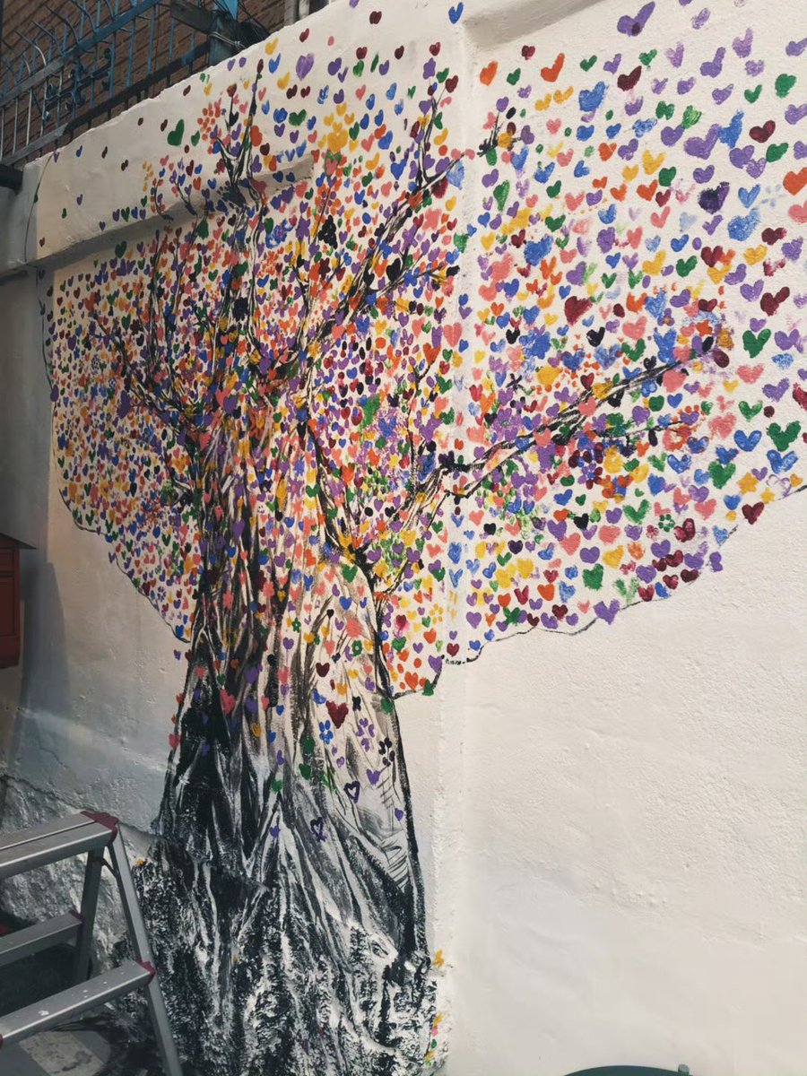 B_ID22's tweet image. From To
this wish tree our binbong ocean
It is long journey but precious to both hanbin and 🆔. He designed binbong for us to see him and collecting good memories.
As always. Still.
#비아이