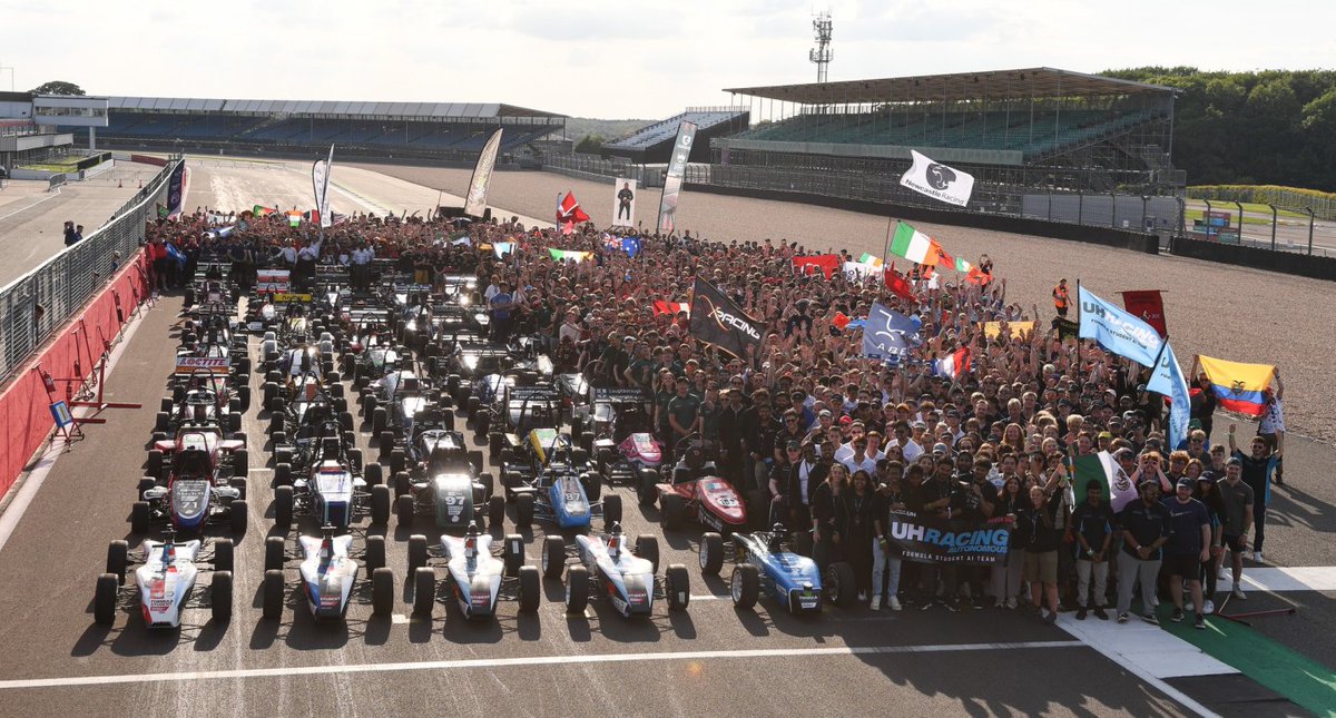 YASA Ltd (@yasamotors) on Twitter photo We've partnered with <a href="/FormulaStudent/">Formula Student (FS)</a> 🏎️🏁to inspire the next generation of #automotive #engineers.
And launched our #undergraduate #Engineering industrial placements for 2025 💥
Read more: yasa.com/uncategorised/…
#axialflux #yasa #formulastudent <a href="/IMechE/">The IMechE Team</a> We've partnered with <a href="/FormulaStudent/">Formula Student (FS)</a> 🏎️🏁to inspire the next generation of #automotive #engineers.
And launched our #undergraduate #Engineering industrial placements for 2025 💥
Read more: yasa.com/uncategorised/…
#axialflux #yasa #formulastudent <a href="/IMechE/">The IMechE Team</a>