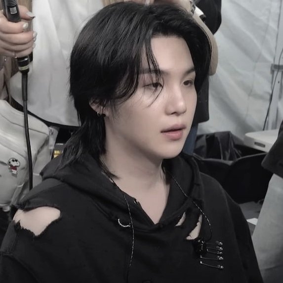 dtsugalab's tweet photo. “pretty” was invented by yoongi in 1993 https://t.co/VZ4HyD1LdR