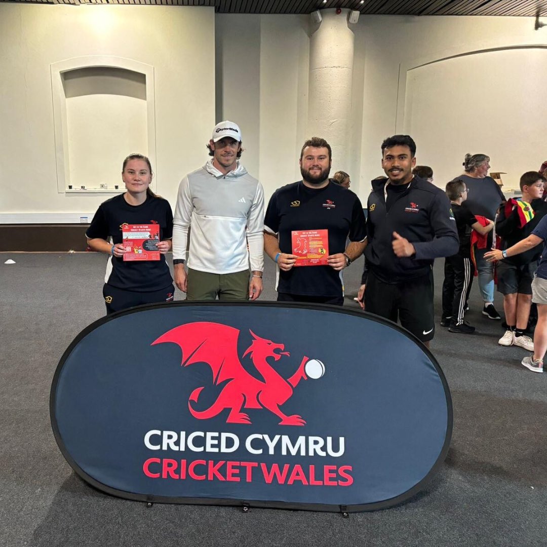 🏏A day to remember at the Gareth Bale Festival of Sport!

#CricketWales are ready to inspire the next generation of cricket stars, volunteers and officials! 💥🏴󠁧󠁢󠁷󠁬󠁳󠁿
#WeAreWelshCricket

Read more here! cricketwales.org.uk/news/batting-w…