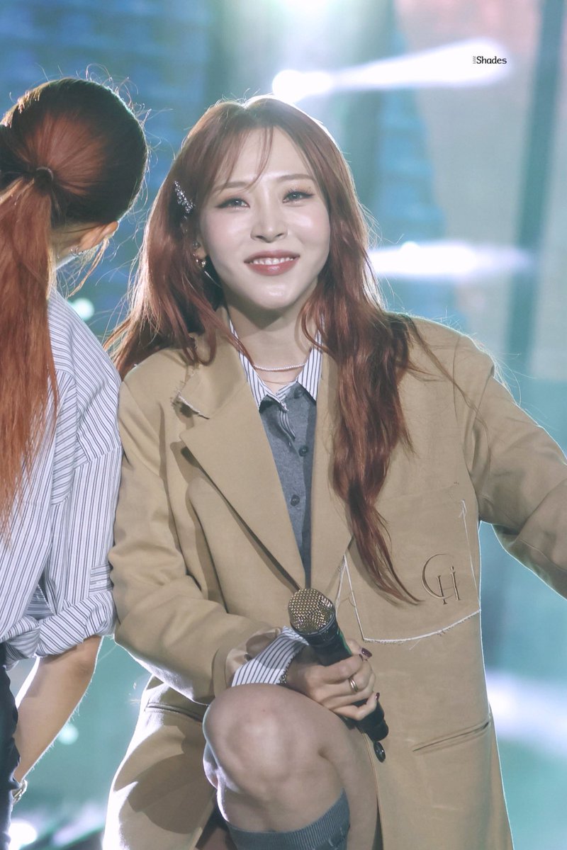 1222Shades's tweet photo. 241012 뮤직뱅크 인 마드리드 
#마마무 #MAMAMOO #문별 #Moonbyul https://t.co/NKlcXmMgHs