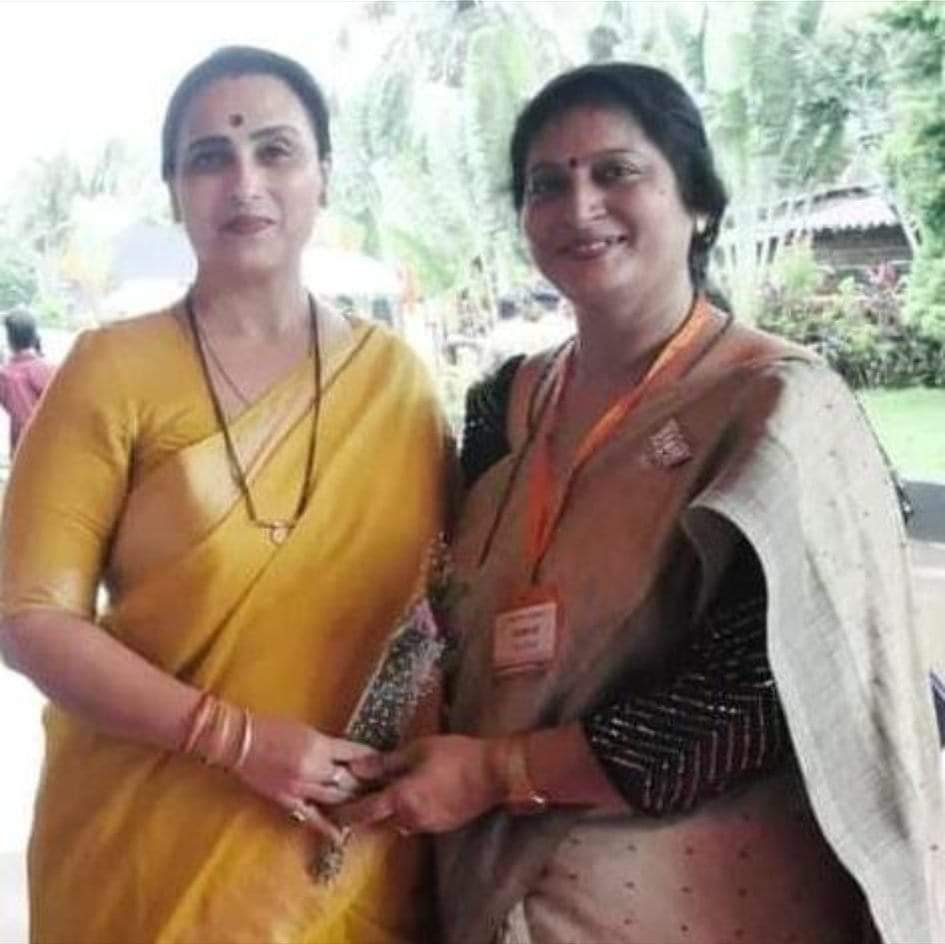 MamtaParmani's tweet photo. महाराष्ट्राची रणरागिणी आता विधान परिषद गाजवणार...
अभिनंदन चित्रा ताई वाघ! ❤️
@BJPMM4Maha 
@ChitraKWagh 
@bhosalevarsha24 
@AdvHarshalPatil https://t.co/2JCGDHG3QP