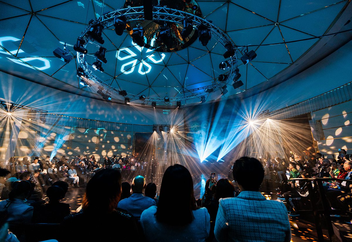 For <a href="/Amway/">Amway</a>’s 2024 Founders Council, we went screen-free with dynamic lighting &amp; sound in a circular ballroom. See how we’re spicing up internal events in <a href="/EventMarketer/">Event Marketer</a>! #PowerOfLive #WilsonDowWay #EventDesign 

bit.ly/3BnA9gM