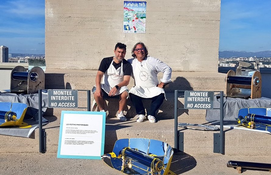 Avec un Festin Photonique sur le toit de la Cité Radieuse de le Corbusier à #Marseille ce dimanche, de la cuisine solaire végétale, créative &amp; conviviale , ce fut "so chic de sobriété" &amp; délicieux à partager 😋 🫶