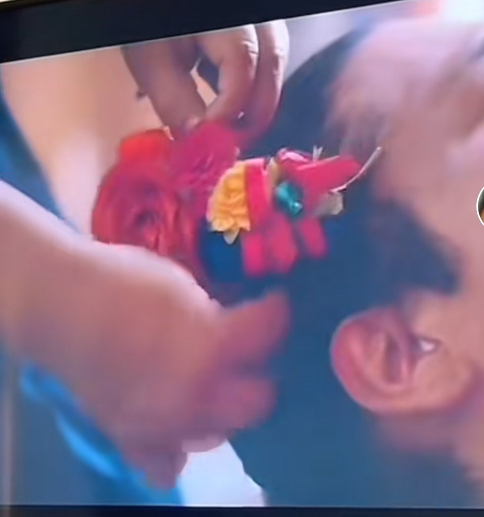 Teicus_Ac's tweet image. Ya viste la serie #secretoenelrio lo que le hacen a #solange  en su funeral de "trasformala a varon" que, por que dios solo reconoce dos géneros,  eso lo hacen en la vida real , más común de lo parece, aun en #cdmex y ni en el lecho de la muerte nos respeta la familia