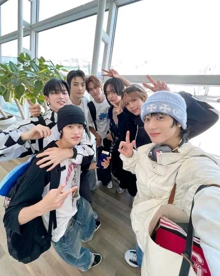 MOA this is not about TXT but let's support #RIIZE's fandom BRIIZE, who are going through this difficult time right now. Regardless of the reason for removing the member, let's show solidarity pls 🙏
BRING BACK SEUNGHAN
JUSTICE FOR SEUNGHAN
#SMSupportsbullying
 #RiizeIs7