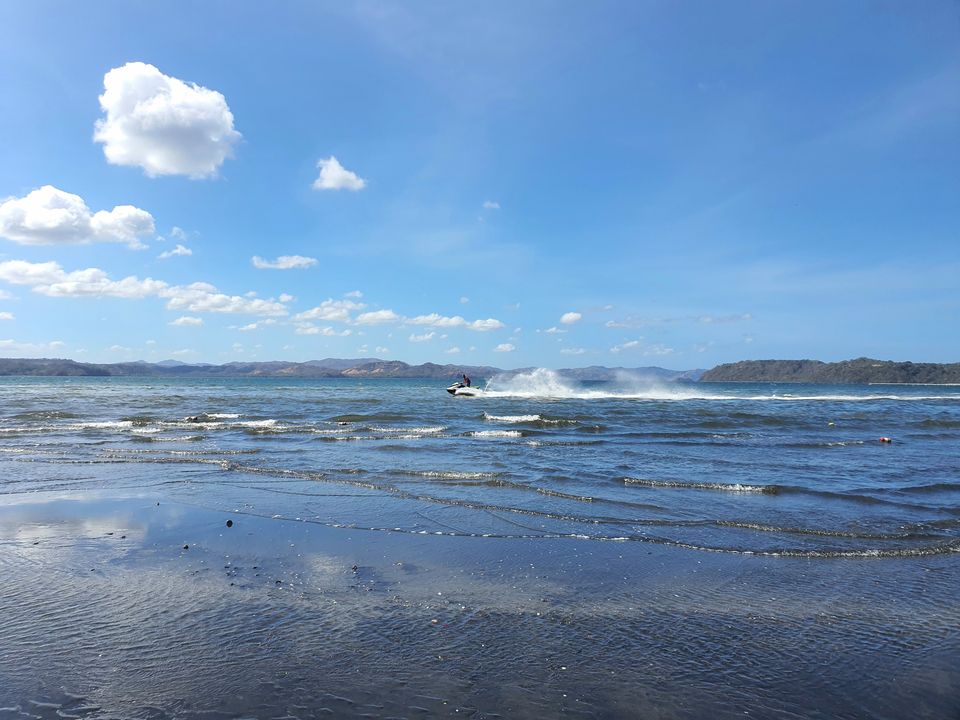 Who says Mondays can't be thrilling? 🌊 Hop on a jetski at Planet Hollywood Costa Rica and make a splash to kickstart your week!
