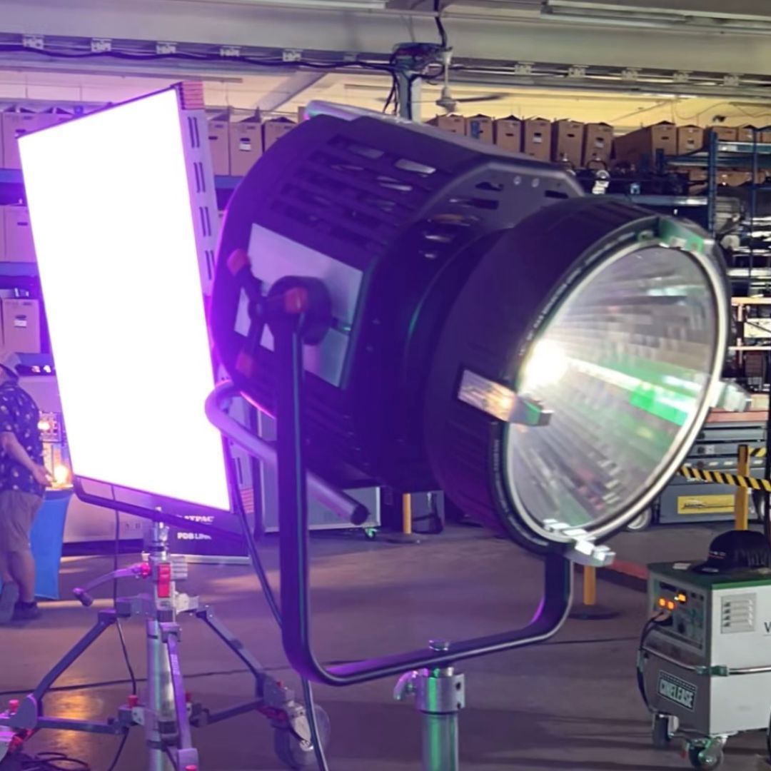 CineoLighting's tweet image. #QuantumII + #ReflexR10 = Dream Combo

#Cineo #LEDLighting #Production #SetLighting #Filmmaking