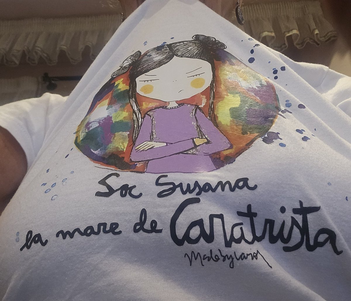 Perdona, soy artista 💚 (@gisb_sus) on Twitter photo En el #DiadelasEscritoras nos reivindico a todas las mujeres que cada día juntamos letras
Y a las editoriales como <a href="/Vincle_Ed/">Vincle Editorial</a> <a href="/VinateaEd/">Vinatea Editorial</a> <a href="/Ed_Sargantana/">Editorial Sargantana</a> que nos apoyan
(Dibujo <a href="/madebycarol2/">@madebycarol</a> ) En el #DiadelasEscritoras nos reivindico a todas las mujeres que cada día juntamos letras
Y a las editoriales como <a href="/Vincle_Ed/">Vincle Editorial</a> <a href="/VinateaEd/">Vinatea Editorial</a> <a href="/Ed_Sargantana/">Editorial Sargantana</a> que nos apoyan
(Dibujo <a href="/madebycarol2/">@madebycarol</a> )