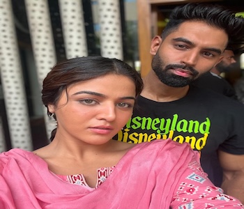 SimplyBhangra.com (@simply_bhangra) on Twitter photo .<a href="/rupinder_rainer/">Rupinder Rainer</a> had the opportunity to catch up with <a href="/ParmishVerma/">Parmish Verma</a> to talk about his upcoming movie Tabaah featuring <a href="/iWamiqaGabbi/">Wamiqa Gabbi</a> - The story of the film revolves around the love and turmoil between our two protagonists.
simplybhangra.com/news/latest-up… .<a href="/rupinder_rainer/">Rupinder Rainer</a> had the opportunity to catch up with <a href="/ParmishVerma/">Parmish Verma</a> to talk about his upcoming movie Tabaah featuring <a href="/iWamiqaGabbi/">Wamiqa Gabbi</a> - The story of the film revolves around the love and turmoil between our two protagonists.
simplybhangra.com/news/latest-up…