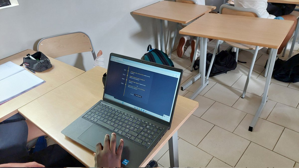 JMprofhg's tweet image. 1ère approche de l'uchronie en cours d' #Histoire #2nde au #LFJM #Dakar avec le jeu vidéo de @FibreTigre : A Better World. Puis réflexion sur le "Et si...?" à partir d'un extrait d'Antoine Prost.